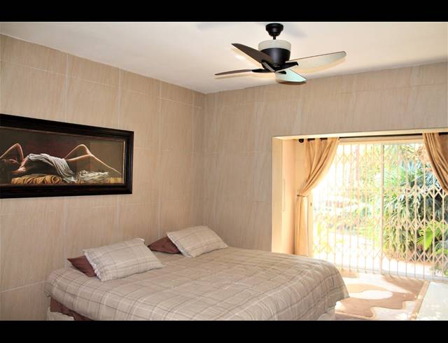 2 BEDROOM TOWNHOUSE FOR SALE IN VANDERBIJLPARK CE 2